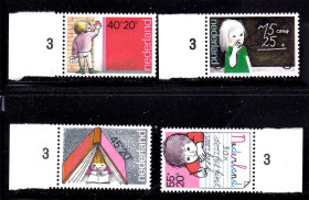 Балтійські країни Балтийские страны ^/--/^ Нидерланды  1978 г  г  MNH  - дети ^_^^^ 1978 — Нідерланди — діти - фото фото фото