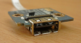 Інші комплектуючі Другие комплектующие ^/--/^ Гнездо USB со шлейфом Lenovo G /--/ 550 G /--/ 555 ^_^^^ USB зі шлейфом Lenovo G /--/ 550 G /--/ 555 - фото фото фото