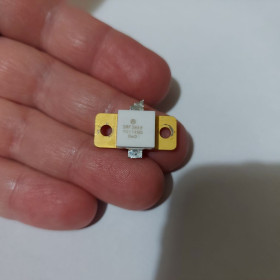 Транзистори Транзисторы ^/--/^ Транзистор СВЧ, SRF 3848, MOTOROLA, метал-керамика,, PNP. Редкость! Смотрите фото/описание. Лот 1 шт. ^_^^^ Транзистор СВЧ, SRF 3848, MOTOROLA, метал-кераміка, позолота, PNP. Рідкісність! Дивіться фото / опис. Лот 1 шт. - фото фото фото