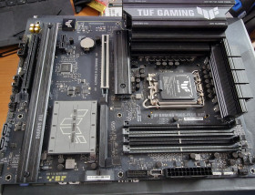 Материнські плати Материнские платы ^/--/^ Материнська плата 1851 сокет, ASUS TUF GAMING B /--/ 860-PLUS Intel B /--/ 860 ^_^^^ Материнская плата 1851 сокет, ASUS TUF GAMING B /--/ 860-PLUS Intel B /--/ 860 - фото фото фото