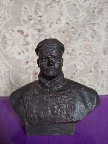 Статуетки, Скульптури, Фігурки, Фарфор Статуэтки, Скульптуры, Фигурки, Фарфор ^/--/^ Бюст Котовского. Котовський ^_^^^ Бюст Котовского. Котовский - фото фото фото