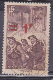 Франція Франция ^/--/^ Франция 1938 РАБОЧИЕ ЛЮДИ РАБОТНИКИ СТРОЙ НАДПЕЧАТКА &amp;quot;1 Fr&amp;quot; на Mi.411 СТАНДАРТ КЛАССИКА Mi.489 гашёная ^_^^^ Франція 1938 РОБОЧІ ЛЮДИ РОБІТНИКИ СТРІЙ НАДПІЧАТКА &amp;quot;1 Fr&amp;quot; на Mi.411 СТАНДАРТ КЛАСИКА Mi.489 гашена - фото фото фото