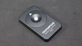 Пульти ДУ Пульты ДУ ^/--/^ Беспроводной пульт ДУ Olympus RM-2 Китай Вживане ^_^^^ Бездротовий пульт д.у. Olympus RM-2 - фото фото фото