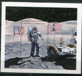 Освоєння космосу Освоение космоса ^/--/^ Ангола Angola Space 1999 Mi Bl 66 Lunar jeep, astronaut and flag MNH Cv 8,00 - фото фото фото