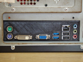 Інше Другое ^/--/^ Заглушка для материнки Biostar H /--/ 81 /--/ MDC   (I/O Shield, задняя планка, заглушка в корпус) ^_^^^ Заглушка для матерінки Biostar H /--/ 81 /--/ MDC (I/O Shield, задня планка, заглушка в корпус) - фото фото фото