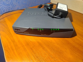 Маршрутизатори Маршрутизаторы ^/--/^ Маршрутизатор Cisco 871 з оригінальним блоком живлення ^_^^^ Маршрутизатор Cisco 871 с оригинальным блоком питания - фото фото фото