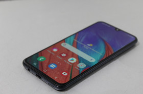 Samsung Samsung ^/--/^ Мобильный телефон №2841 Samsung Galaxy A /--/ 40  SM-A /--/ 405 /--/ FN 4/64 /--/ GB ^_^^^ Мобільний телефон No /--/ 2841 Samsung Galaxy A /--/ 40 SM-A /--/ 405 /--/ FN 4/64 /--/ GB - фото фото фото
