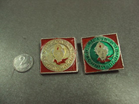 Пам'ятні і ювілейні Памятные и юбилейные ^/--/^ знак пионерия клуб зеленый огонек лот 2 шт №6790 ^_^^^ знак піонерія клуб зелений вогник лот 2 шт No /--/ 6790 - фото фото фото