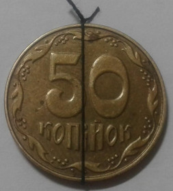Інше Другое ^/--/^ Брак № 013. 50 копеек 2013 года. Поворот около 10. ^_^^^ Шлюб No 013. 50 копійок 2013 року. Поворот близько 10. - фото фото фото