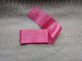 Стрічки, мережива Ленты, кружева ^/--/^ Лента атласная розовая 4 см Х 1 /--/ м 20 см ^_^^^ Стрічка атласна рожева 4 см Х 1 /--/ м 20 см - фото фото фото