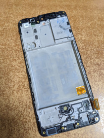 Системні та дисплейні плати Системные и дисплейные платы ^/--/^ Samsung A /--/ 41 A /--/ 415 рамка дисплею з несправним дисплеєм ^_^^^ Samsung A /--/ 41 A /--/ 415 рамка дисплея с неисправным дисплеем - фото фото фото