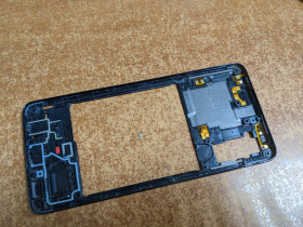 Корпуса на Samsung Корпуса на Samsung ^/--/^ Samsung A /--/ 41 A /--/ 415 середня рамка корпусу б/в ^_^^^ Samsung A /--/ 41 A /--/ 415 средняя рамка корпуса б/у - фото фото фото