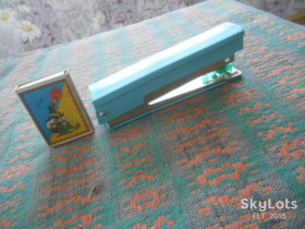 Канцтовари Канцтовары ^/--/^ Степлер канцелярский .  Голубая  ручка ^_^^^ Степлер канцелярський . Блакитна ручка - фото фото фото