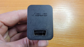Зарядні пристрої Зарядные устройства ^/--/^ зарядка ASUS 5,2 /--/ В  1.35 /--/ А ^_^^^ зарядка ASUS 5,2 /--/ В 1.35 /--/ А - фото фото фото