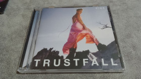 Музичні диски Музыкальные диски ^/--/^ p!nk - trustfall. запечатанный американский диск ^_^^^ P!nk - trustfall. задрукований американський диск - фото фото фото