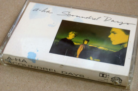 Касети Кассеты ^/--/^ A-HA SCOUNDREL DAYS касета кассета cassette ^_^^^ A-HA SCOUNDREL DAYS кассета cassette - фото фото фото