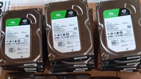 Жорсткі диски Жесткие диски ^/--/^ Жорсткі диски. SEAGATE BARRACUDA 11 штук по 1 /--/ ТВ. ^_^^^ Жесткие диски. SEAGATE BARRACUDA 11 штук по 1 /--/ ТВ. - фото фото фото