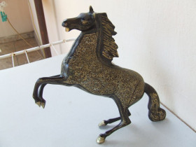 Статуетки, Скульптури, Фігурки, Фарфор Статуэтки, Скульптуры, Фигурки, Фарфор ^/--/^ Латунь Кінь вага 1050 гр. . размір 28 х /--/ 22 х 7 см. 1970 роки. Індія ^_^^^ Латунь Конь вес 1050 гр. размер 28 х /--/ 22 х 7 см. 1970 год. Индия - фото фото фото