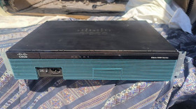 Маршрутизатори Маршрутизаторы ^/--/^ Маршрутизатор Cisco 2911+VIC /--/ 3 4 /--/ FXS/DID+VWIC /--/ 2-1 /--/ MFT-T /--/ 1/E /--/ 1 - фото фото фото