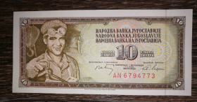 Югославія Югославия ^/--/^ 10 динарів 1 травня 1968 7 цифр в № з зах. стрічкою. Боснійський ром — металург Хералич Югославія ^_^^^ 10 динаров 1 мая 1968 7 цифр в No с зах. лентой. Боснийский ром — металлург Хералич - фото фото фото