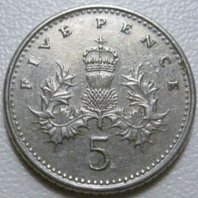 Єлизавета II (після ) Елизавета II (после ) ^/--/^ Велика Британія 5 пенсів 1990 року. Новий тип 40511 ^_^^^ Великобритания 5 пенсов 1990 года. Новый тип 40511 - фото фото фото