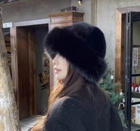 Зимові головні убори Зимние головные уборы ^/--/^ Женская зимняя шапка-монголка. Цвет чёрный. ^_^^^ Жіноча зимова шапка-монголка Колір чорний. - фото фото фото