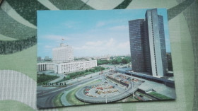 СРСР СССР ^/--/^ Открытка Москва 10 Дом Советов РСФСР и здание СЭВ 1985 год Техника ^_^^^ Москва 10 Будинок Рад РРФСР і будівля РЕВ 1985 Техніка - фото фото фото