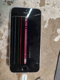 Apple iPhone Apple iPhone ^/--/^ Мобильный телефон Apple iPhone SE 32 /--/ Gb A /--/ 1723 № 25220520 ^_^^^ Мобільний телефон Apple iPhone SE 32 /--/ Gb A /--/ 1723 No 25220520 - фото фото фото