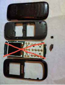 Корпуса на Samsung Корпуса на Samsung ^/--/^ Запчасти до корпус Samsung e /--/ 1200 бу білий ^_^^^ Запчасти в корпус Samsung e /--/ 1200 бу белый - фото фото фото