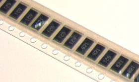 Резистори Резисторы ^/--/^ Резистор 2512 SMD 1 /--/ W 1% 620 /--/ R   1 шт. ^_^^^ Резистор 2512 SMD 1 /--/ W 1% 620 /--/ R 1 шт. - фото фото фото