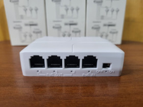 Аксесуари та комплектуючі Аксессуары и комплектующие ^/--/^ PoE Extender SST-AT /--/ 13 /--/ F 4-портовий ^_^^^ PoE Extender SST-AT /--/ 13 /--/ F 4-портовый - фото фото фото