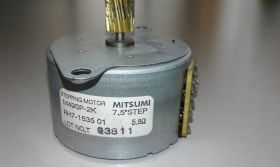 Комплектуючі Комплектующие ^/--/^ Двигатель RH /--/ 7-1535 Motor, Stepping, 24 /--/ V, для Color LaserJet 1500/2500/50/2820/30/40 ^_^^^ Двигун RH /--/ 7-1535 Motor, Stepping, 24 /--/ V, для Color LaserJet 1500/2500/50/2820/30/40 - фото фото фото