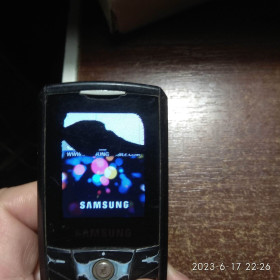 Samsung Samsung ^/--/^ Мобільний телефон Samsung E /--/ 200 розбитий екран ^_^^^ Мобильный телефон Samsung E /--/ 200 разбит экран - фото фото фото