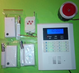 Комплекти сигналізацій Комплекты сигнализаций ^/--/^ Сигнализация GSM ZC-GSM /--/ 017-RU беспроводная ^_^^^ Сигналізація GSM ZC-GSM /--/ 017-RU бездротова - фото фото фото