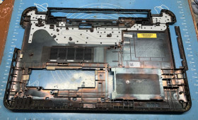 Корпуса Корпуса ^/--/^ Нижняя часть корпуса DELL Inspiron 3737 DELL 5721 5737 3721 ap /--/ 0 /--/ z /--/ 000100 поддон низ ^_^^^ Нижня частина корпусу DELL Inspiron 3737 DELL 5721 5737 3721 ap /--/ 0 /--/ z /--/ 000100 піддон низ - фото фото фото