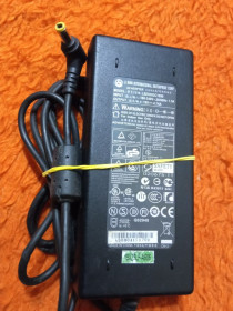 Адаптери живлення Адаптеры питания ^/--/^ Блок живлення TOSHIBA,ASUS FUJITSU SIEMENS 19 /--/ V 90 /--/ W ^_^^^ Блок питания TOSHIBA,ASUS FUJITSU SIEMENS 19 /--/ V 90 /--/ W - фото фото фото
