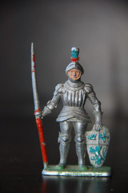 Фігурки, солдатики Фигурки, солдатики ^/--/^ рыцарь с копьем 55-60 /--/ мм Англия ОРИГИНАЛ Crescent ^_^^^ лицар з списом 55-60 /--/ мм Англія Орігінал Crescent - фото фото фото