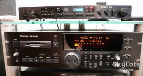 Музикальні центри Музыкальные центры ^/--/^ Проигрыватель MD Recorder TASCAM MD-801 /--/ R ^_^^^ Програвач MD Recorder TASCAM MD-801 /--/ R - фото фото фото