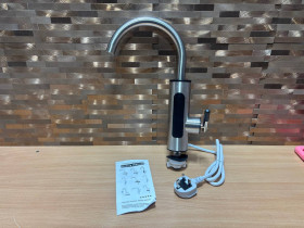 Крани, змішувачі Краны, смесители ^/--/^ проточний електричний кран-водонагрівач з цифровим дисплеем - фото фото фото