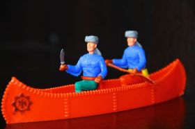Фігурки, солдатики Фигурки, солдатики ^/--/^ трапперы на каноэ TIMPO 54 /--/ мм ВЕЛИКОБРИТАНИЯ ^_^^^ траппери на каное TIMPO 54 /--/ мм Велика Британія - фото фото фото