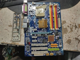 Материнські плати Материнские платы ^/--/^ Мат. плата Gigabyte GA-EP /--/ 41-UD /--/ 3 /--/ L rev /--/ 1.0 LGA /--/ 775 G /--/ 41 PCI-E+GbLAN SATA ATX 4 /--/ DDR /--/ 2 № 252305103 ^_^^^ Мат. плата Gigabyte GA-EP /--/ 41-UD /--/ 3 /--/ L rev /--/ 1.0 LGA /--/ 775 G /--/ 41 PCI-E+GbLAN SATA ATX 4 /--/ DDR /--/ 2 No 252305103 - фото фото фото