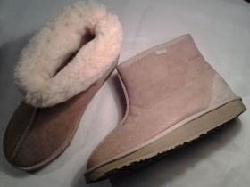 УГГІ (UGG) УГГИ (UGG) ^/--/^ 39-39,5= ТЕПЛЮЩИЕ ЖЕНСКИЕ УГГИ EMU, сапожки, тапки ИЗ НАТУРАЛЬНОЙ ОВЧИНЫ! Австралия. Оригинал. ^_^^^ 39-39,5 = ТЕПЛЮЩІ ЖЕНСЬКІ УГГИ EMU, чобітки, тапки з натуральної вівчини! Австралія. Оригінал. - фото фото фото