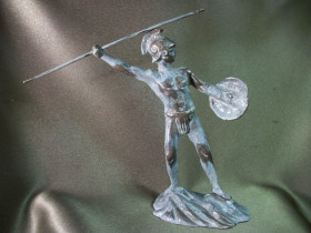 Статуетки, Скульптури, Фігурки, Фарфор Статуэтки, Скульптуры, Фигурки, Фарфор ^/--/^ 5.742 Скульптура воин с копьем Древнегреческий Гоплит. Бронзовая статуэтка 1985 год ^_^^^ 5.742 Скульптура воїн з списом Давньогрецький Гопліт. Бронзова статуетка 1985 - фото фото фото
