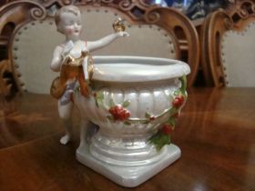 Статуетки, Скульптури, Фігурки, Фарфор Статуэтки, Скульптуры, Фигурки, Фарфор ^/--/^ Антикварная Номерная Статуэтка Путти Птичка Вазочка Фарфор Германия 1920 годов ^_^^^ Антикварна Номерна Статуетка Путті Пташка Вазочка Фарфор Німеччина 1920 - фото фото фото