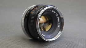 Sony Sony ^/--/^ Об&amp;apos;єктив Canon Lens FD 50 /--/ mm 1:1.8 металлический Ф /--/ 52 /--/ мм на полный кадр    (24 /--/ x /--/ 36 /--/ mm) Japan Вживане ^_^^^ Объектив Canon Lens FD 50 /--/ mm 1:1.8 металлический Ф /--/ 52 /--/ мм на полный кадр (24 /--/ x /--/ 36 /--/ mm) Japan Употребленное - фото фото фото