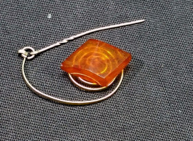 Ювелірні вироби, біжутерія Ювелирные изделия, бижутерия ^/--/^ Брошь янтарь булавка шляпная Ромб советская бижутерия БУ старовинна булавка бурштинова 3 /--/ г. ^_^^^ Брошь бурштин булавка капелюшна Ромб радянська біжутерія БУ старовинна шпилька бурштинова 3 /--/ г. - фото фото фото