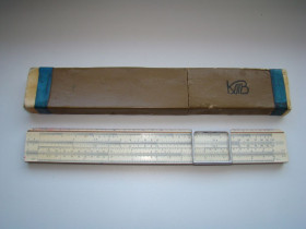 Канцтовари Канцтовары ^/--/^ Логарифмическая линейка в тубусе из СССР. ^_^^^ Логарифмічна лінійка в тубусі з СРСР. - фото фото фото