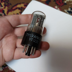 Радіолампи Радиолампы ^/--/^ Радиолампа VT-231   ( 6 /--/ SN /--/ 7 /--/ GT ) SYLVANIA, USA. Двойной триод HI-FI. Черний анод, Редкость. Лот 1 шт. Смотрите фото/описание. ^_^^^ Радіолампа VT-231 ( 6 /--/ SN /--/ 7 /--/ GT) SYLVANIA, USA. Подвійний тріод HI-FI Чорний анод, рідкісність. Лот 1 шт. Дивіться фото / опис. - фото фото фото
