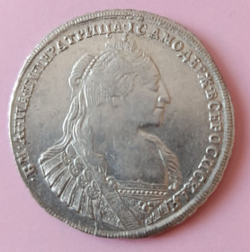 - року - года ^/--/^ Один рубль 1734 года. Биткин 115   (R /--/ 1) - 8 жемчужин в волосах / корона больше. ^_^^^ Один рубль 1734 року. Біткін 115 (R /--/ 1) - 8 перлин у волоссі / корона більше. - фото фото фото