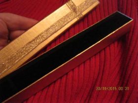 Інше Другое ^/--/^ нарядная золотая коробка под браслет новая ^_^^^ Золота коробка під браслет нова - фото фото фото